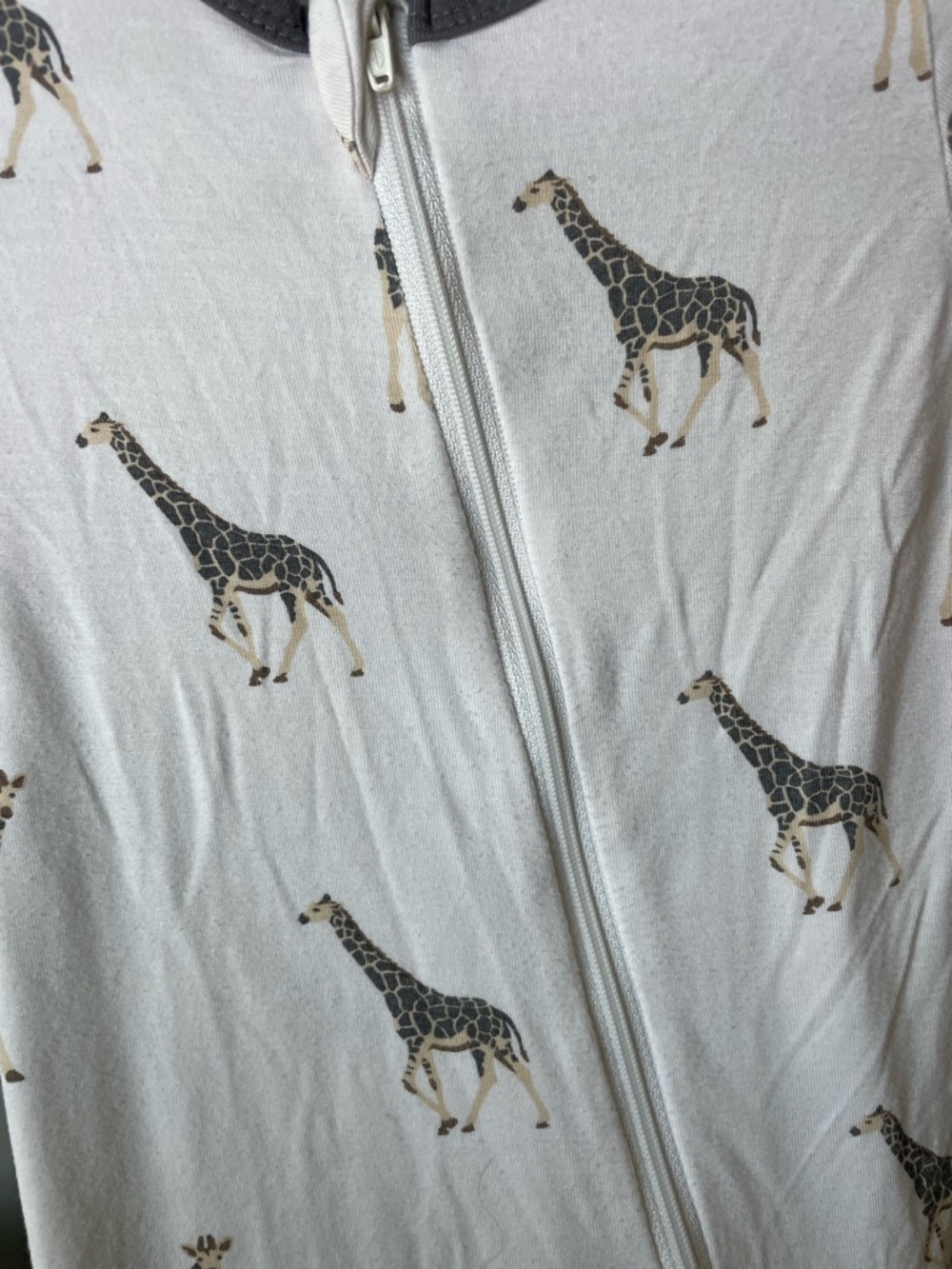 Kyte Baby Giraffe Print Neutral Bamboo Sleeper - Picture 4 of 8